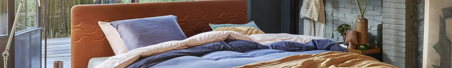 M line - Op zoek naar een boxspring van M line? Geniet van ultiem slaapcomfort door voortreffelijke drukverdeling en een geïntegreerd slaapsysteem! Ontdek het nu!